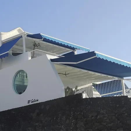 Villa Luxury Sea Front Caleton 40