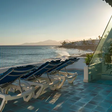 Villa Luxury Sea Front Caleton 40 *